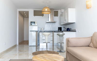 Accommodation:&nbsp;Bahia 215.14