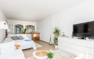 Accommodation:&nbsp;Bahia 215.13