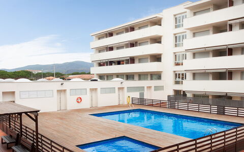 St Antoni de Calonge 330: Sky, Building, Water, Daytime, Property, Window, Swimming Pool, Interior Design, Rectangle, Urban Design