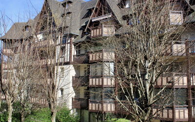 Deauville-Trouville 140: Human Settlement, Apartment, Condominium, Hotel, Swimming Pool, Resort, Resort Town