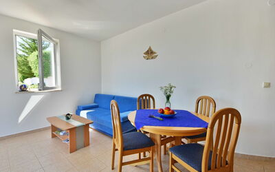 Accommodation:&nbsp;Sani 100.1