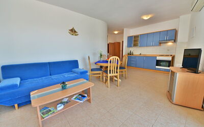 Accommodation:&nbsp;Sani 100.1