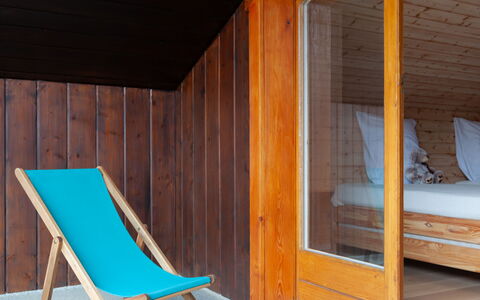 Haut de Cry 16: Furniture, Shade, Wood, Comfort, Interior Design, Chair, Floor, Wood Stain, Flooring, Building