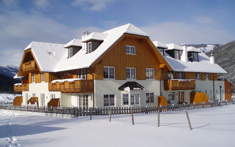 Sankt Margarethen im Lungau 120: Cloud, Sky, Snow, Window, Building, House, Slope, Cottage, Mountain, Landscape
