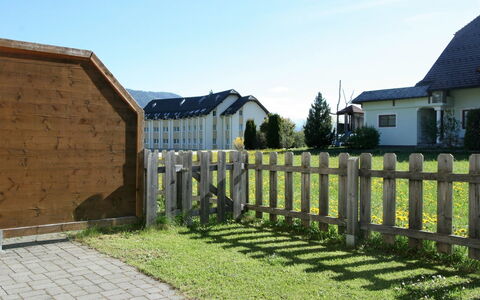 Sankt Margarethen im Lungau 120: Property, Home, House, Fence, Real Estate, Land Lot, Residential Area, Building, Picket Fence, Grass
