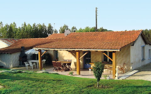 La Grangette: Property, House, Home, Roof, Building, Cottage, Real Estate, Farmhouse, Rural Area, Grass
