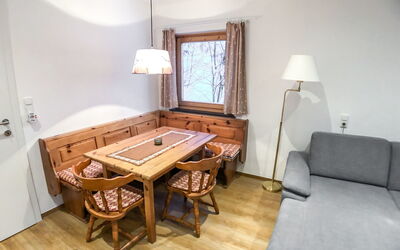 Accommodation:&nbsp;Holger 208.2