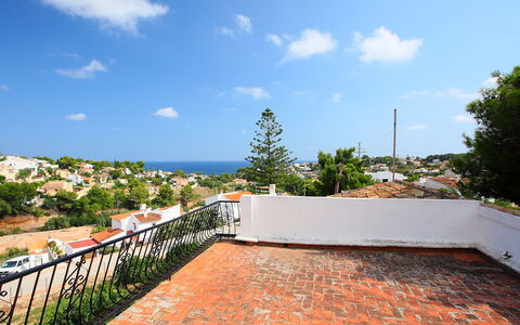 Dulcinea: Property, Sky, Real Estate, Home, House, Building, Roof, Vacation, Residential Area, Architecture