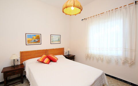 Dulcinea: Bedroom, Bed, Room, Furniture, Property, Bed Sheet, Interior Design, Bed Frame, Ceiling, Bedding