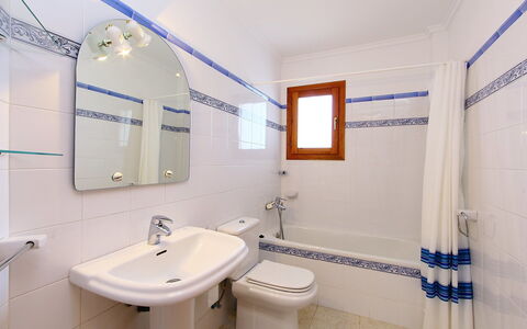 Dulcinea: Bathroom, Property, Room, Real Estate, Interior Design, Ceiling, Architecture, Building, Plumbing Fixture, House