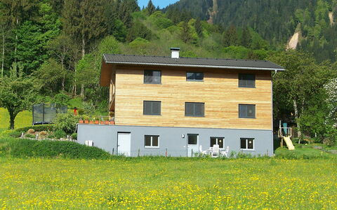 Corinna: House, Property, Natural Landscape, Farmhouse, Meadow, Yellow, Land Lot, Home, Rural Area, Grassland