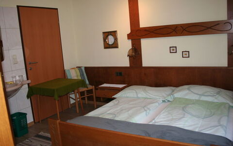 Kaufmann: Property, Furniture, Building, Comfort, Wood, Bed Frame, Interior Design, Floor, Wall