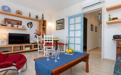 Llançà 541: Water, Sky, Swimming Pool, Property, Tree, Outdoor Furniture, Aqua, Leisure, Umbrella