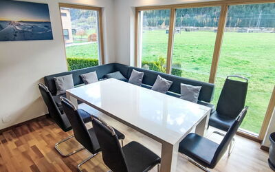 Bella Monte 280.5: Table, Furniture, Chair, Interior Design, Plant, Wood, Shade, Floor, Living Room, Flooring