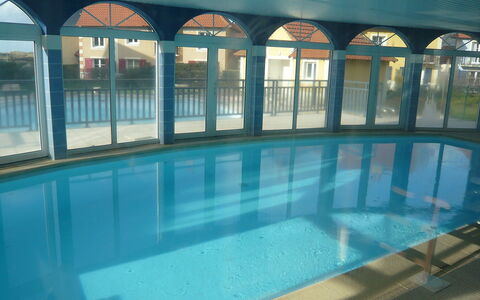 Cabourg 560: Water, Property, Building, Swimming Pool, Azure, Shade, Body Of Water, Architecture, Aqua, Window