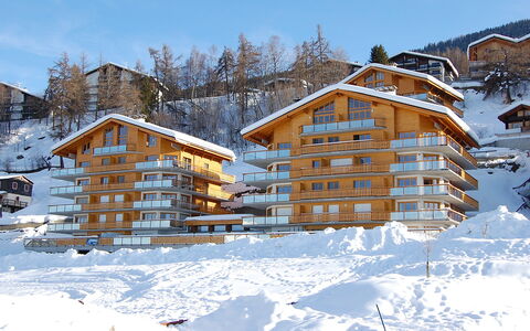 Nendaz 662: Sky, Building, Snow, Mountain, Window, World, Slope, House, Cloud, Tree