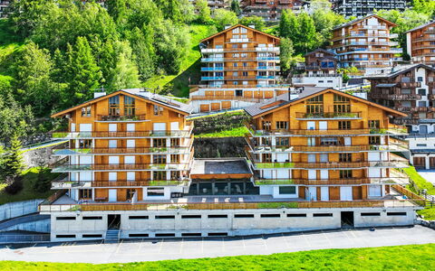 Accommodation:&nbsp;Domaine des Reines D10 662.15
