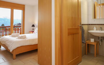 Accommodation:&nbsp;Domaine des Reines C10 662.5