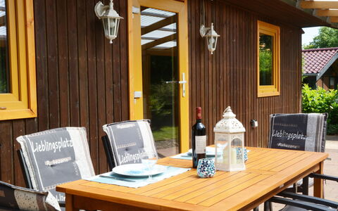 Rosenhütte: Table, Furniture, Property, Building, Window, Wood, Plant, Interior Design, Bottle, Outdoor Furniture