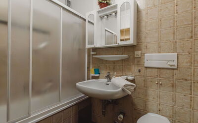 Accommodation:&nbsp;Sun & Mountain View 230.8