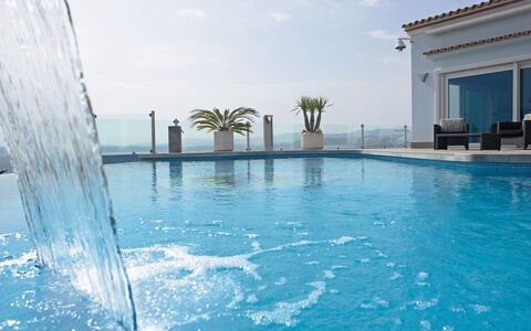 Finca Edel: Swimming Pool, Water, Blue, Sky, Property, Vacation, Azure, Leisure, Building, Fun