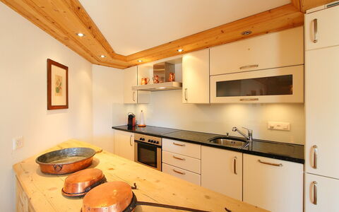 Chesa Sül Muot: Countertop, Room, Property, Kitchen, Furniture, Cabinetry, Interior Design, Building, House, Ceiling