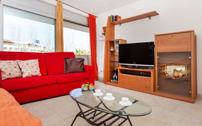 Aquaria 441.3: Furniture, Property, Couch, Table, Wood, Interior Design, Living Room, Orange, Comfort, Studio Couch