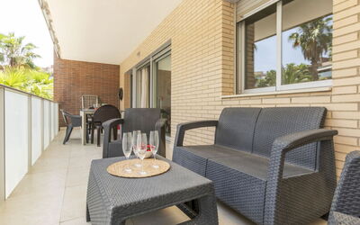 Aquaria 5 441.5: Furniture, Flooring, Interior Design, Floor, Couch, Home, Outdoor Furniture, Chair, Living Room