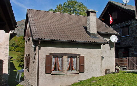 Marianne Plus: House, Property, Cottage, Home, Building, Roof, Real Estate, Residential Area, Farmhouse, Architecture