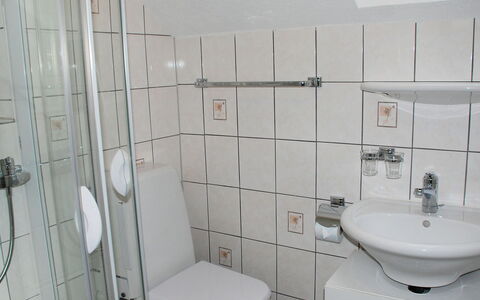 Marianne Plus: Bathroom, Property, Room, Tile, Plumbing Fixture, Architecture, Wall, Interior Design, Tap, Real Estate