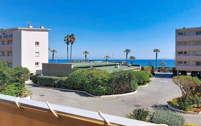 Accommodation:&nbsp;Les Horizons 210.9