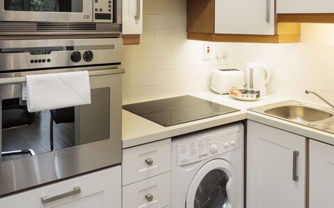 Accommodation:&nbsp;Baggot Rath 200.3