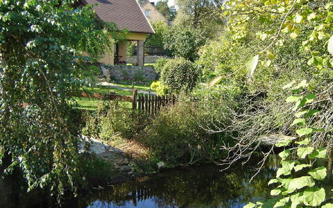 Marylin: Water, Plant, Water Resources, Building, Window, Botany, Natural Landscape, Tree, Vegetation, House