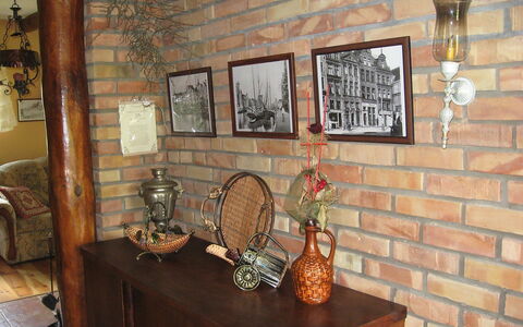 Marylin: Room, Brickwork, Wall, Brick, Furniture, House, Interior Design, Wood, Table, Antique