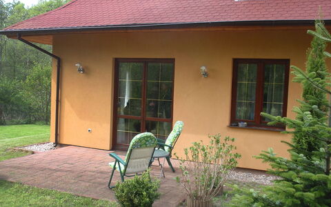 Borowikowa: Property, House, Home, Building, Real Estate, Yard, Backyard, Cottage, Roof, Facade