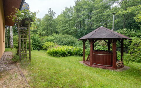 Borowikowa: Shrub, Garden, Lawn, Shade, Garden Buildings, Backyard, Gazebo, Outdoor Structure, Landscaping