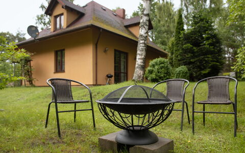 Borowikowa: Furniture, Outdoor Furniture, Chair, Garden, Outdoor Table, Lawn, Shade, Backyard, Yard, Landscaping