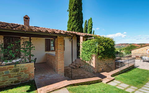 Città della Pieve 300: Property, House, Building, Home, Real Estate, Cottage, Residential Area, Yard, Grass, Architecture