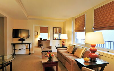 Accommodation:&nbsp;Manhattan Residence 100.31