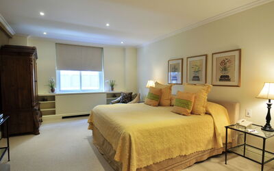 Accommodation:&nbsp;Manhattan Residence 100.28