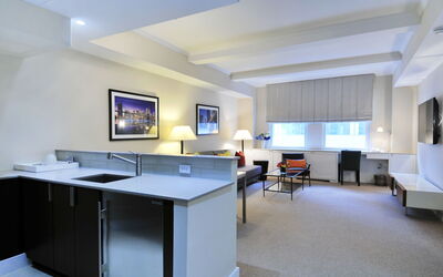 Accommodation:&nbsp;Manhattan Residence 100.31