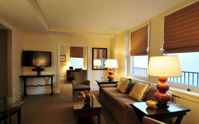 Accommodation:&nbsp;Manhattan Residence 100.14