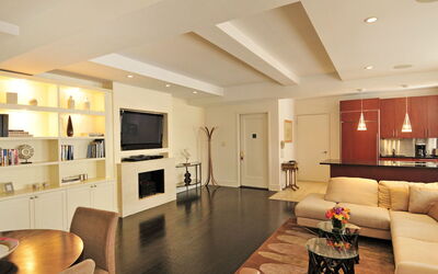 Accommodation:&nbsp;Manhattan Residence 100.13