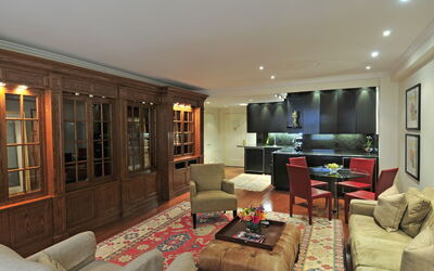 Accommodation:&nbsp;Manhattan Residence 100.23