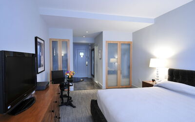 Accommodation:&nbsp;Manhattan Residence 100.16