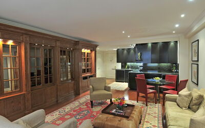 Accommodation:&nbsp;Manhattan Residence 100.24