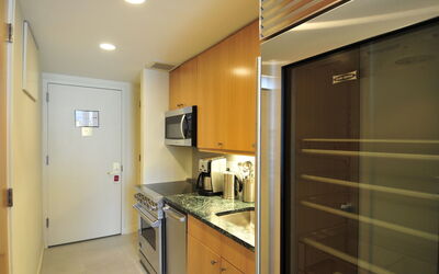 Accommodation:&nbsp;Manhattan Residence 100.2