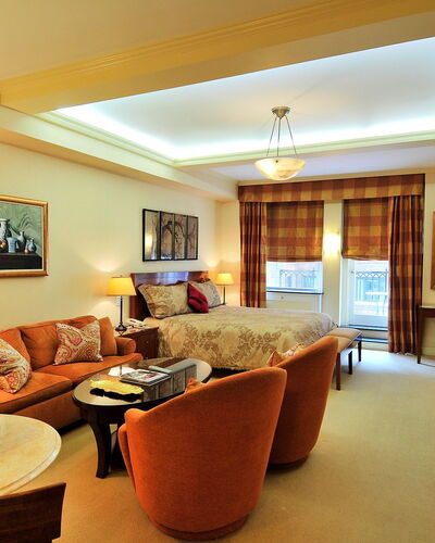 Manhattan Residence 100.2