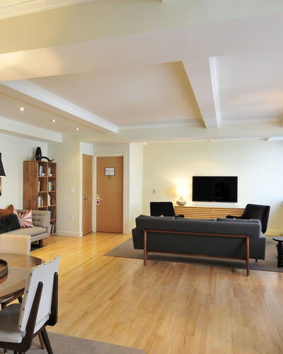 Manhattan Residence 100.31