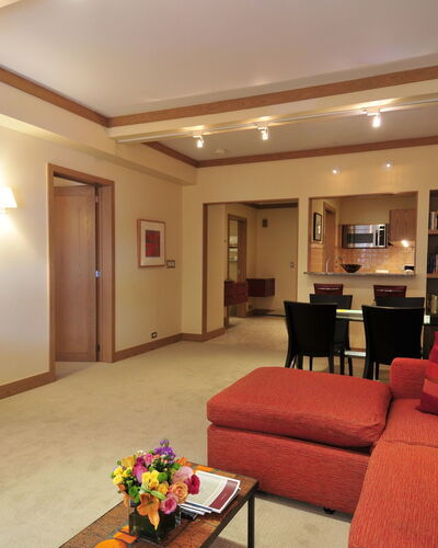 Manhattan Residence 100.21